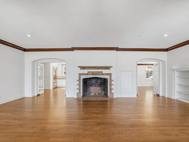 16010 Carey Ln — Photo 7
