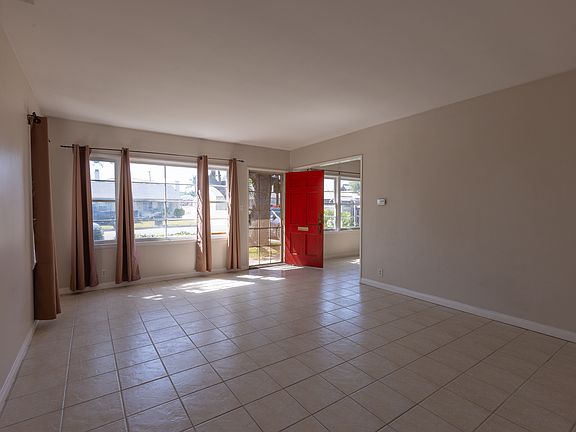 2nd image of 5640 N Willard Ave
