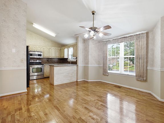 5th image of 103 Pepper Ridge Cir