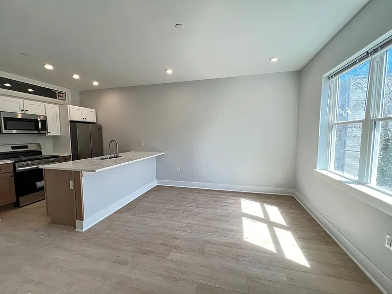 4140 W Girard Ave — Photo 22