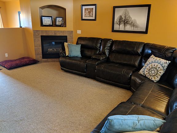 Great Room - gas fireplace