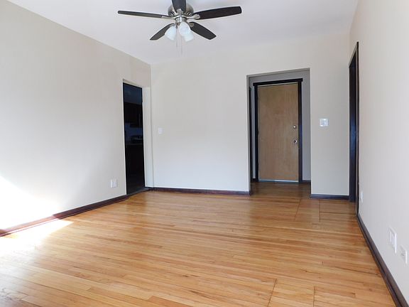 3rd image of 1112 W Columbia Ave APT 1S