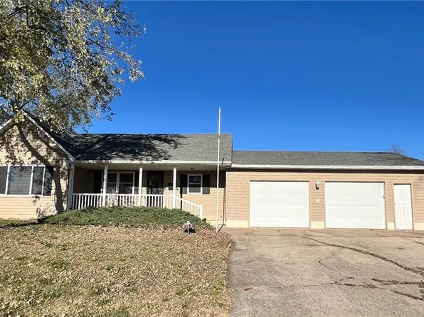 518 Pine St, Nortonville, KS 66060
