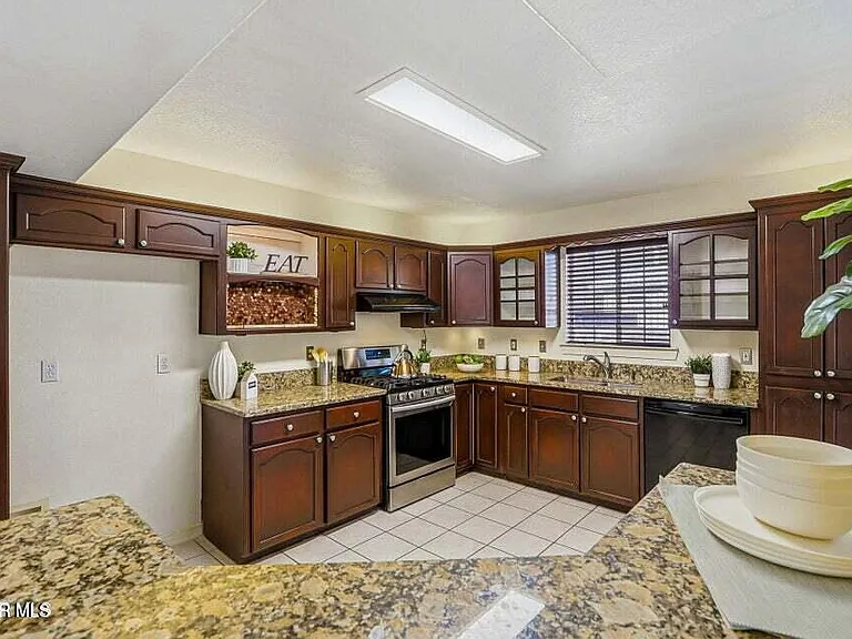 650 Vera Ct — Photo 12