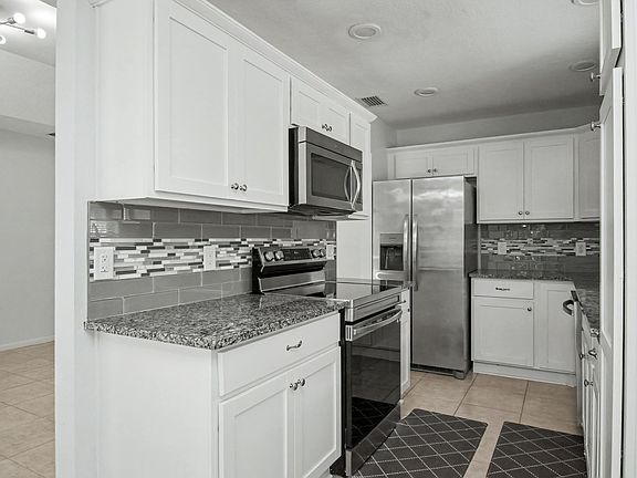 4th image of 20970 Concord Green Dr E #E