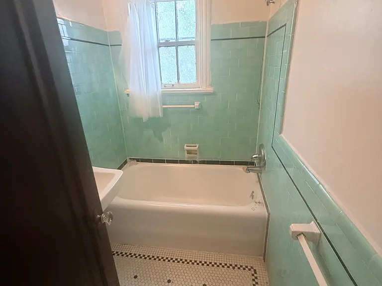1275 N Washington St — Photo 4