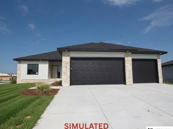 9400 Dalton Dr, Lincoln, NE 68516