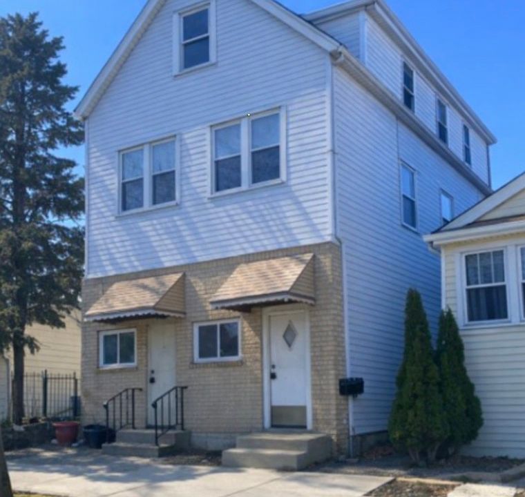 1st image of 2724 N Melvina Ave