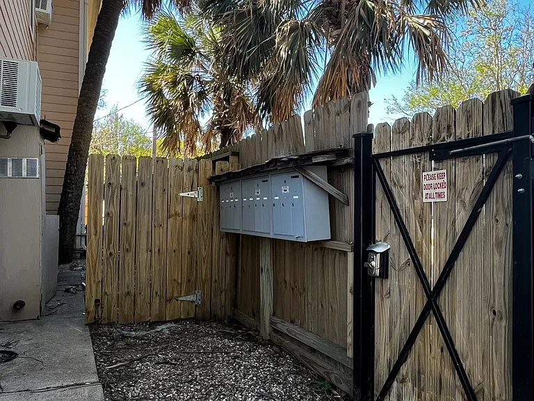 717 W Alabama St #5 — Photo 15