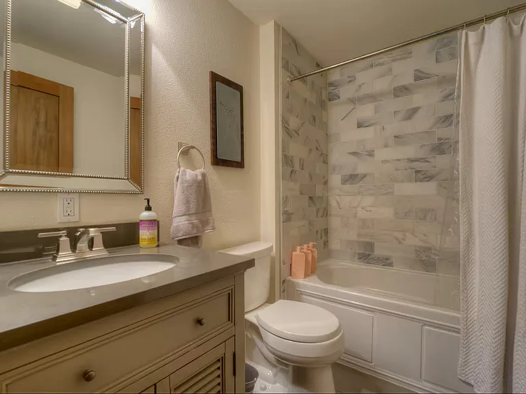 10835 Point Vashon Dr SW — Photo 26