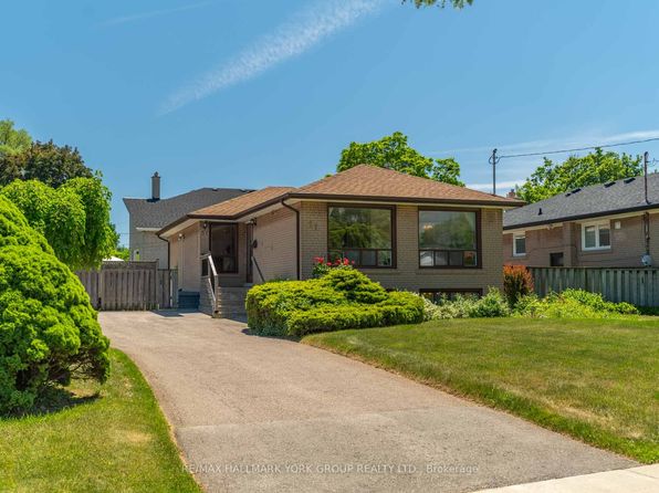 51 Eringate Dr, Toronto, ON M9C 3Z2