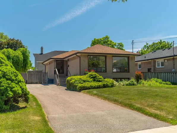 51 Eringate Dr, Toronto, ON M9C 3Z2