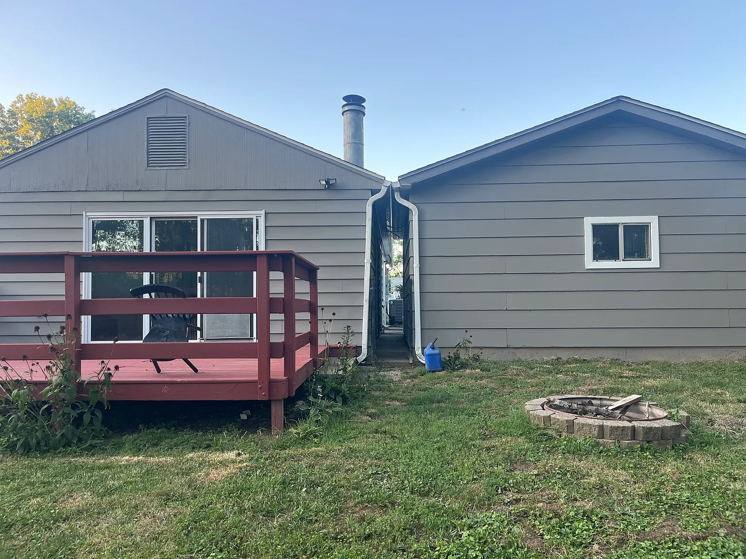 3 bed, 1300 sqft, $1,900 — Photo 2