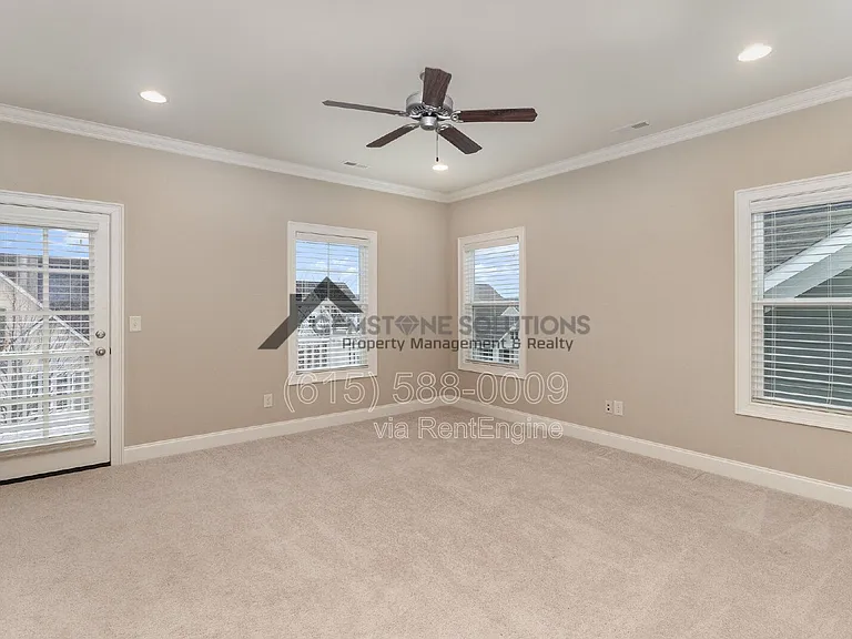 130 Hobbs Dr — Photo 17