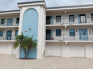 11901 Lagoon Ln APT 202, Treasure Island, FL 33706