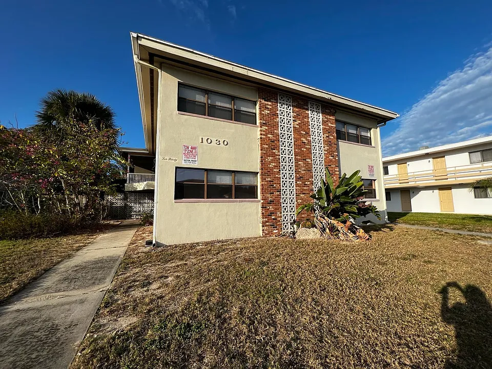 1030 Park Dr