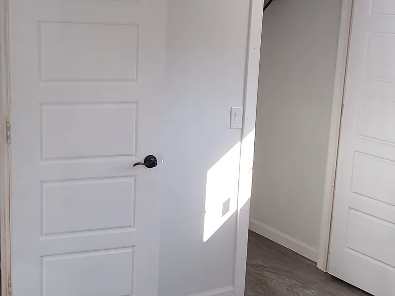 1516 Grove St — Photo 10