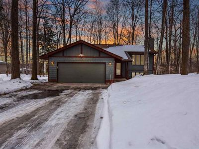 2467 Potter Rd E, Traverse City, MI, 49696