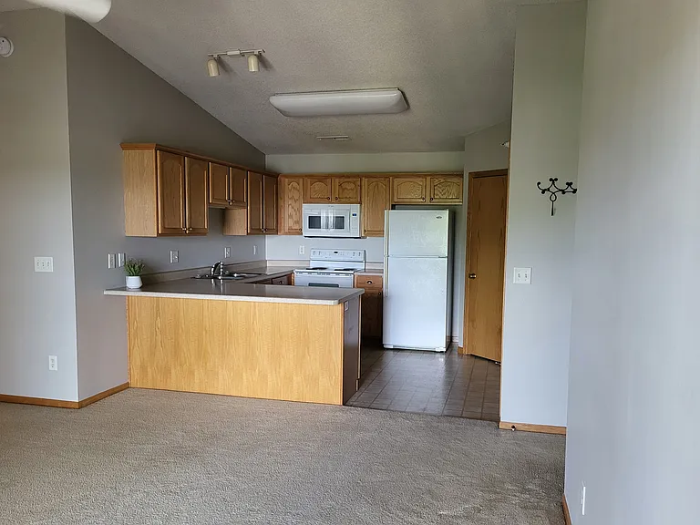 525 Penn Ct #11 — Photo 2