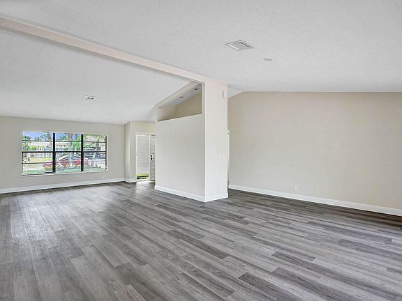 5th image of 1340 NW 93rd Ter