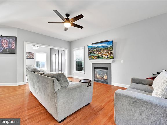 4th image of 631 Richmond Dr