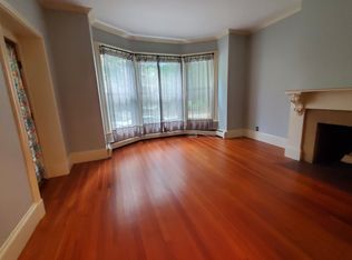 19 Regent Cir APT 1, Brookline, MA 02445