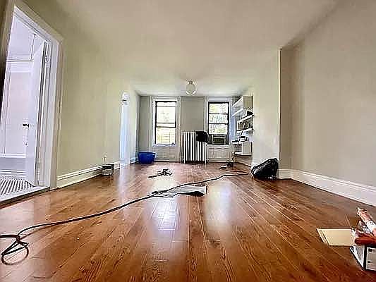 1st image of 423 1st St APT 2