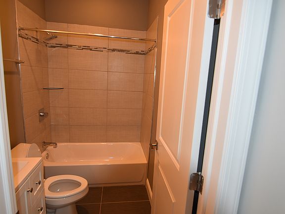 5th image of 4100-2 Parkside Ave #1D