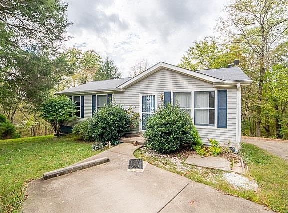 2nd image of 526 Aspen Dr