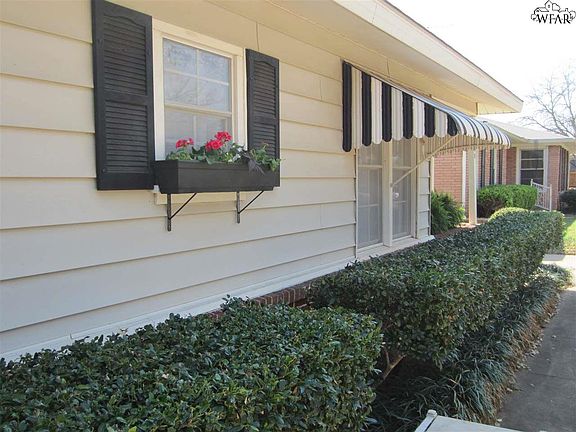 2nd image of 2619 Fairway Dr