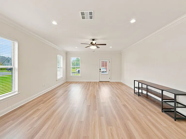 7211 Kenilworth Crossing Ave — Photo 6