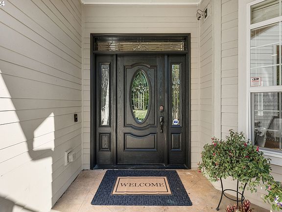 3rd image of 15613 NE 257th Cir