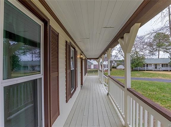 3rd image of 6404 Canesville Ln