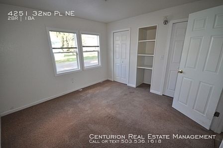 5th image of 4251 32nd Pl NE