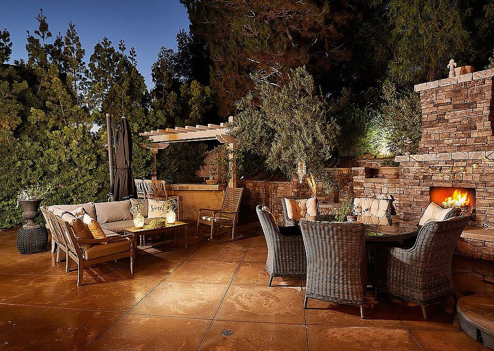 2nd image of 8032 Avenida Secreto
