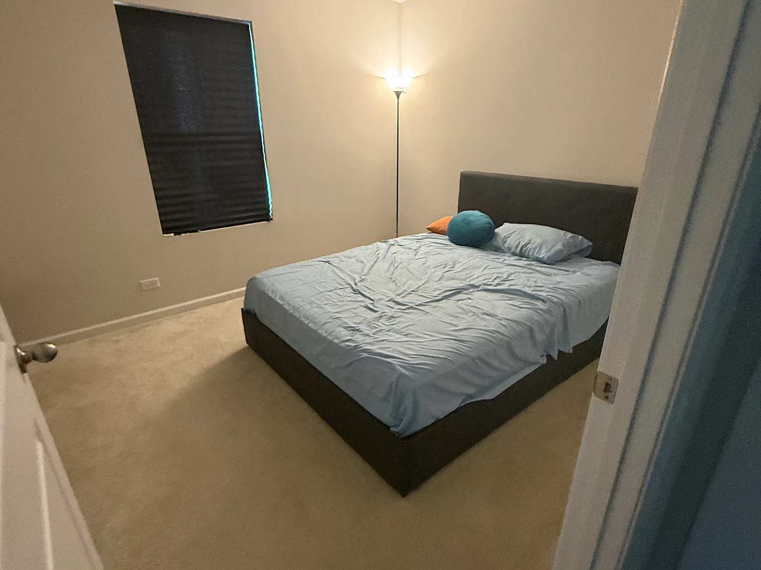 6 bed, 2540 sqft, $4,100 — Photo 4