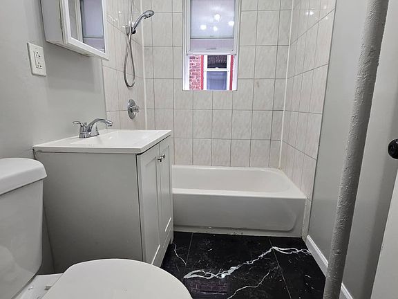 3rd image of 236 Lexington Ave #3R