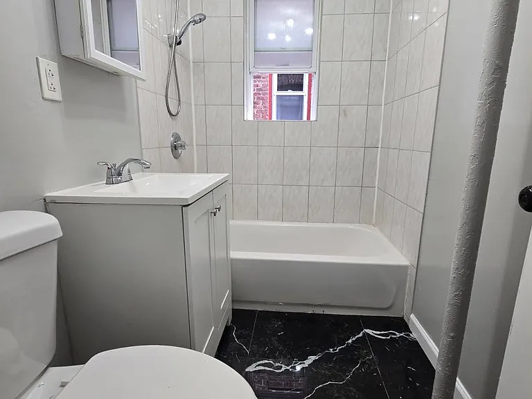 236 Lexington Ave #3R — Photo 3