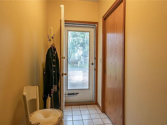 3rd image of 1213 Sidney St