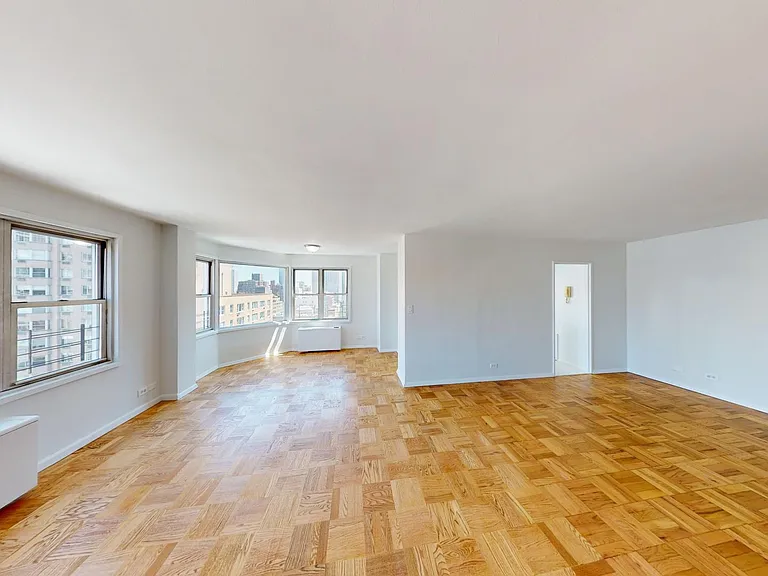250 E 73rd St #4E — Photo 1