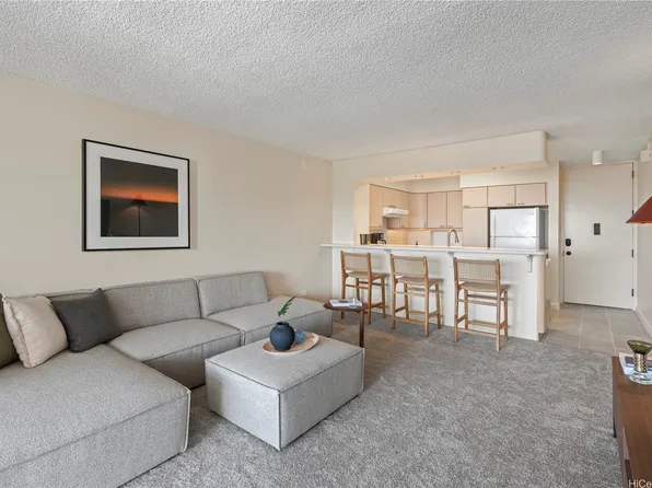 1717 Mott Smith Dr APT 2811, Honolulu, HI 96822