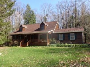 1170 Peninsula Dr, Central City, PA 15926