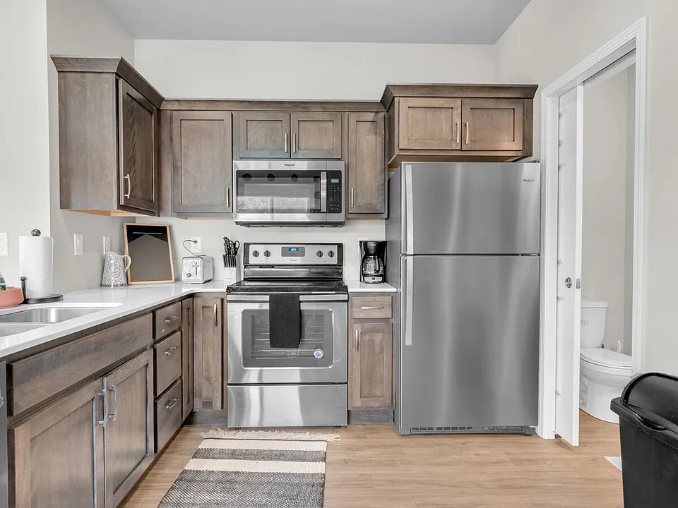 Summerland Twinhomes | Waterloo | Near Lost Island Waterpark