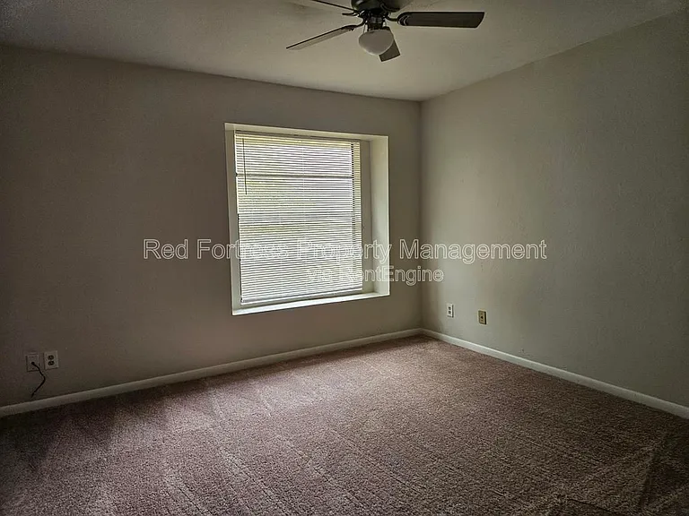 2135 Crystal Dr #37 — Photo 6