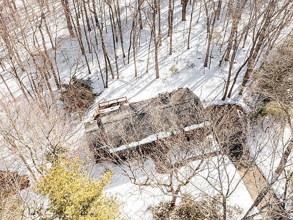 3rd image of 27 Fox Run Rd