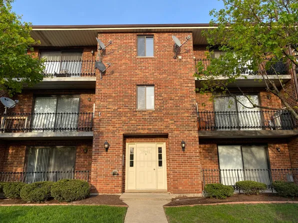 10501 S Highland Ave #303B, Worth, IL 60482