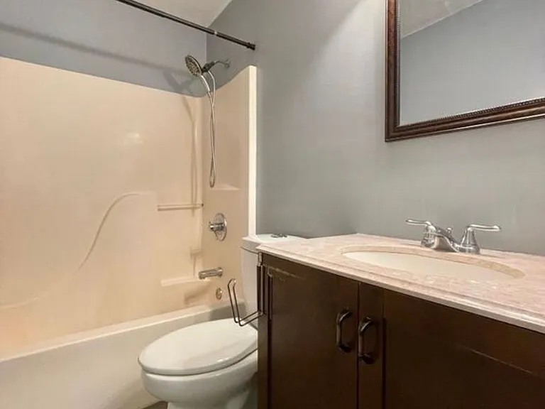 2313 Centennial Ct E — Photo 15