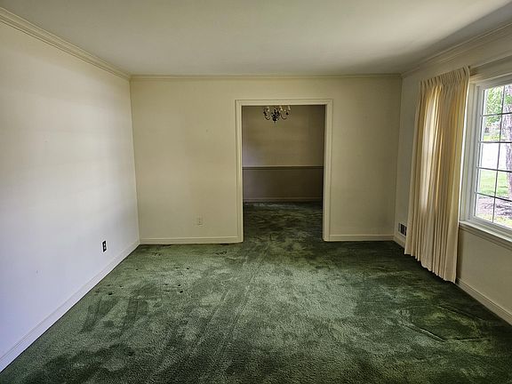 5th image of 4828 Glenbrook Dr