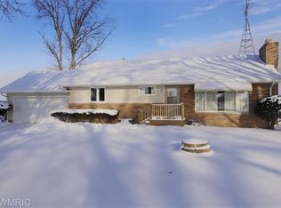 24724 Airline Rd, Sturgis, MI 49091