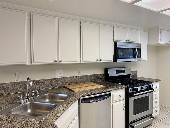 4th image of 1021 El Vallecito